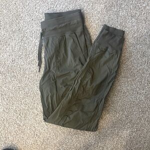 Lululemon - Scuba Jogger Pants - Size 4
